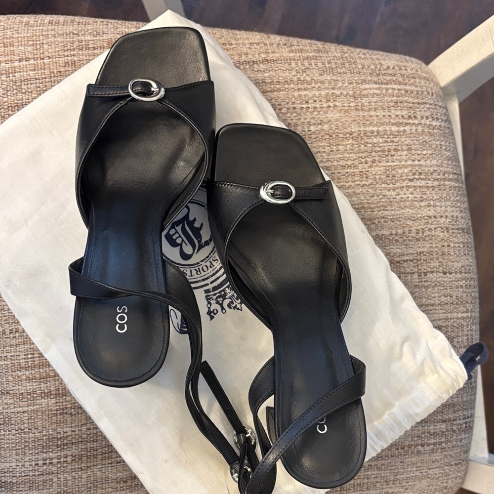 COS Elegant Black Leather Sandals